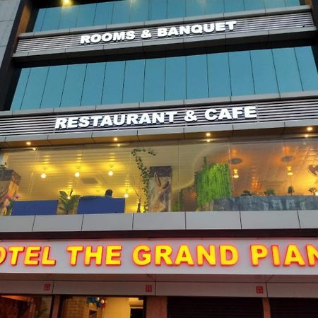 Hotel The Grand Piano - Best Business Hotel In Patan Exteriör bild