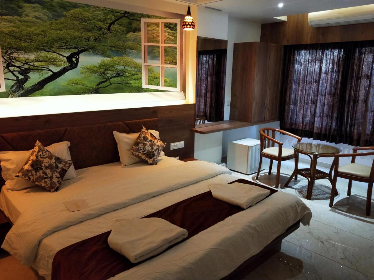 Hotel The Grand Piano - Best Business Hotel In Patan Exteriör bild