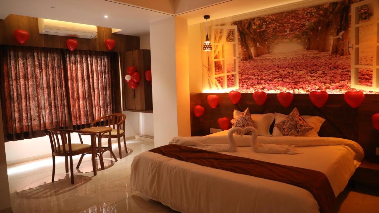 Hotel The Grand Piano - Best Business Hotel In Patan Exteriör bild