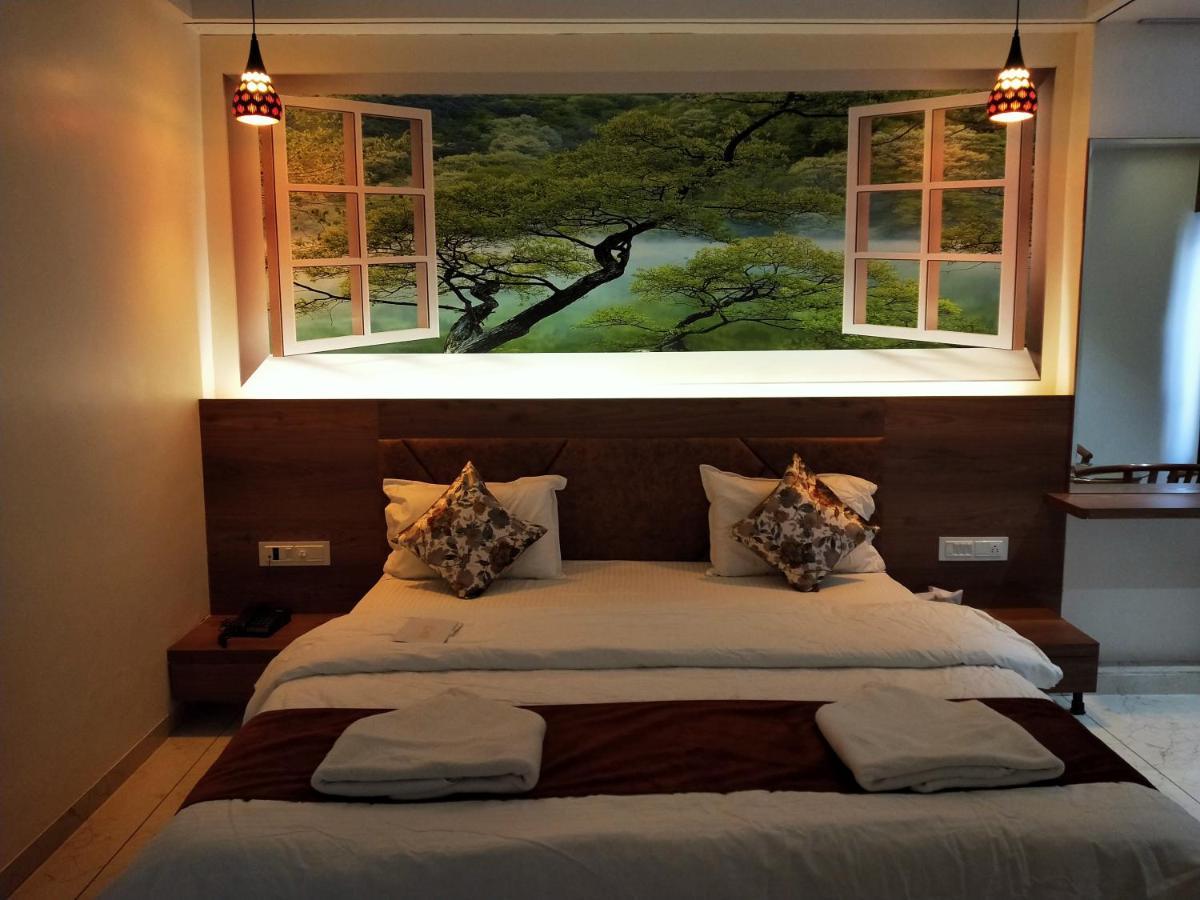 Hotel The Grand Piano - Best Business Hotel In Patan Exteriör bild