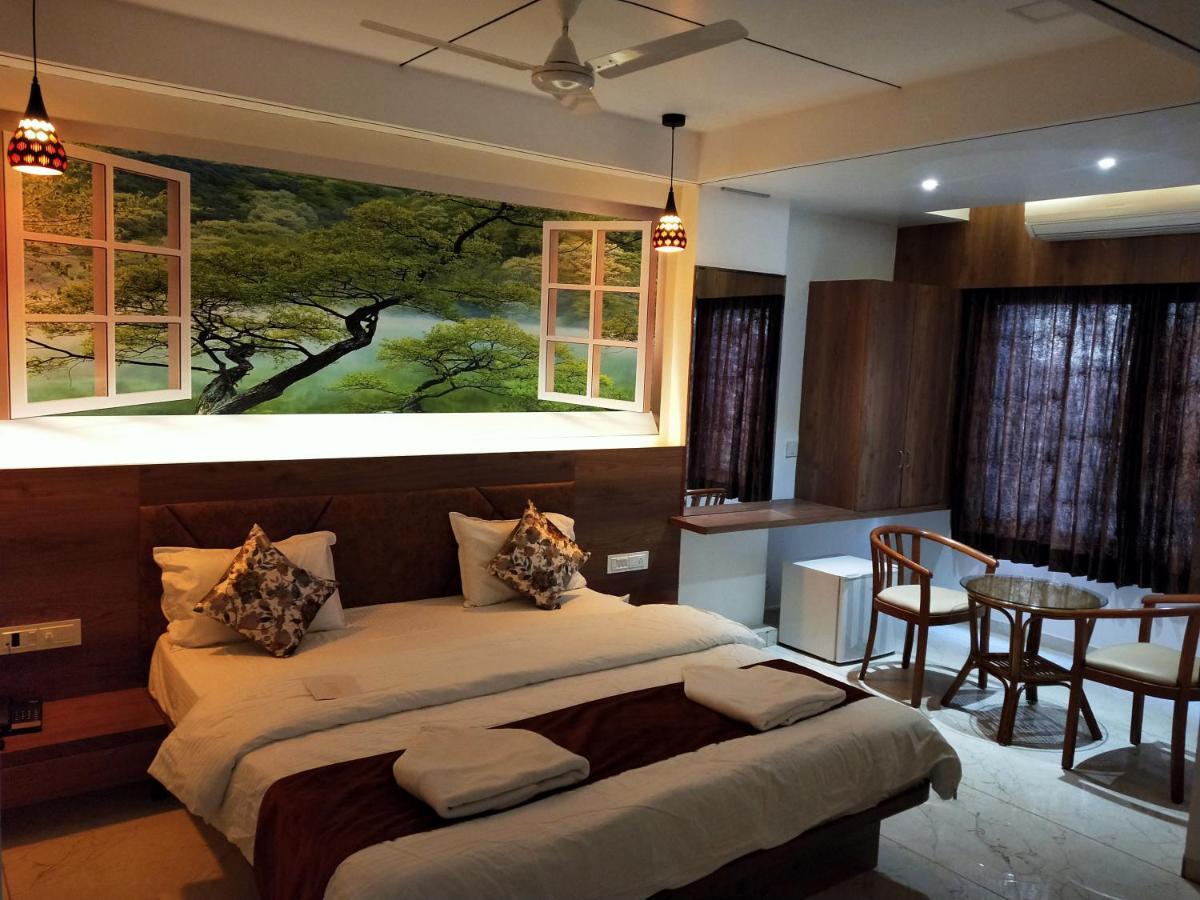 Hotel The Grand Piano - Best Business Hotel In Patan Exteriör bild