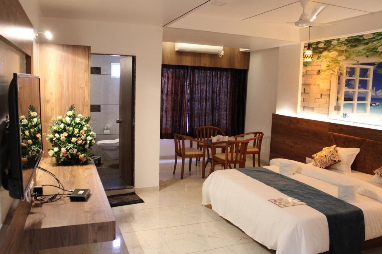Hotel The Grand Piano - Best Business Hotel In Patan Exteriör bild