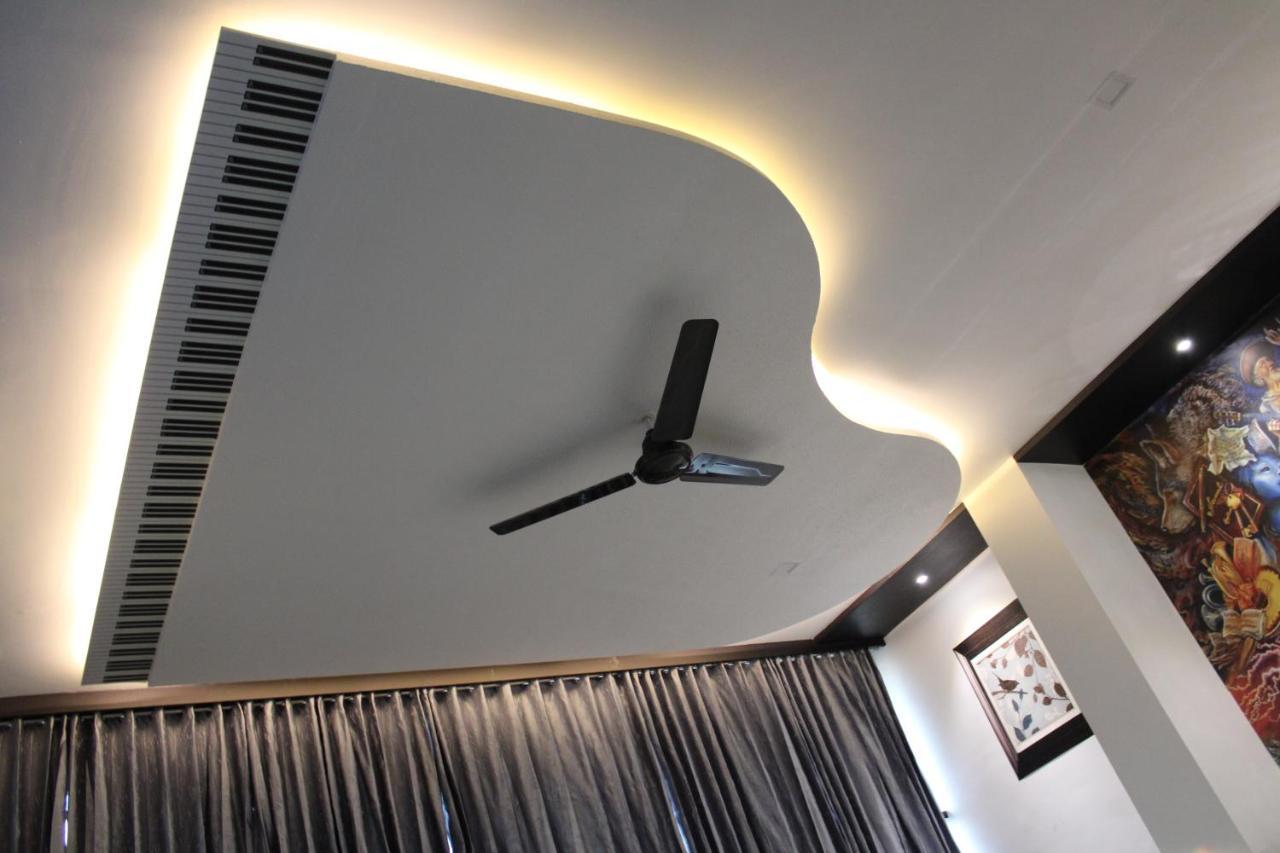 Hotel The Grand Piano - Best Business Hotel In Patan Exteriör bild