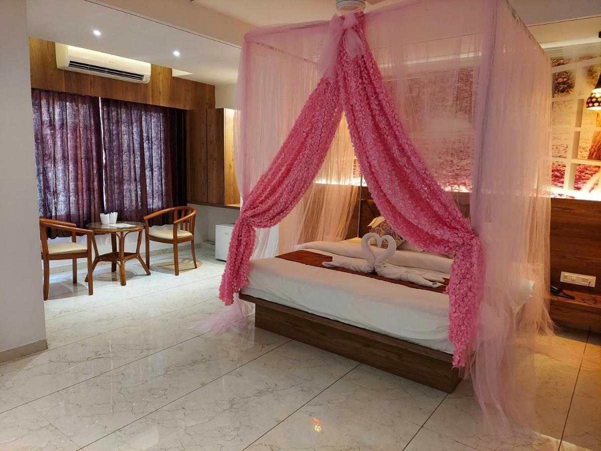 Hotel The Grand Piano - Best Business Hotel In Patan Exteriör bild
